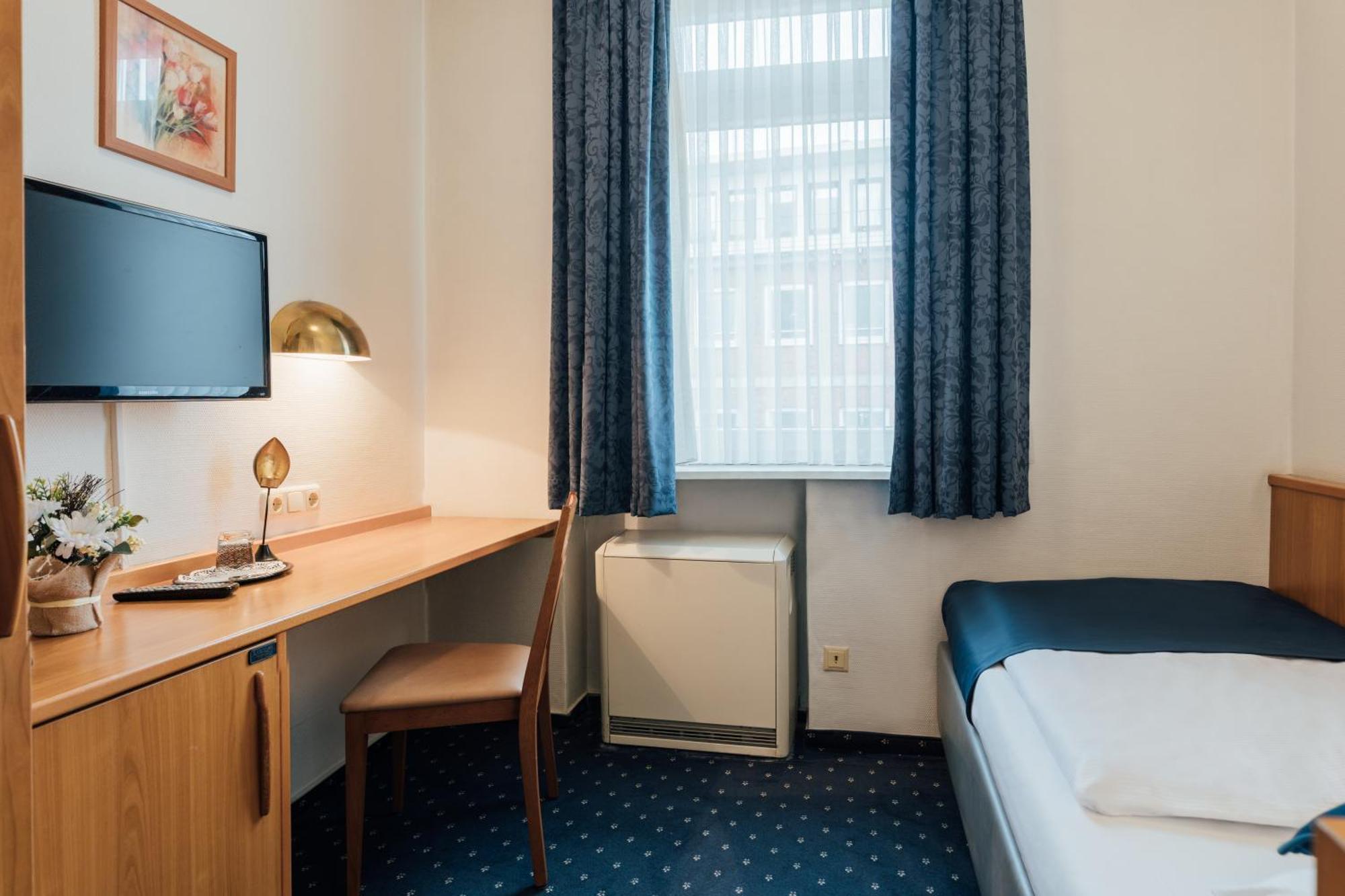 Hotel Commerz Hamburg Ngoại thất bức ảnh