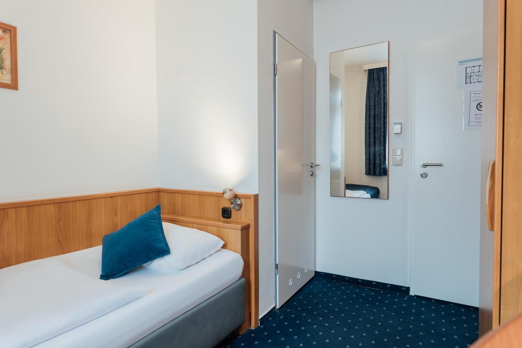 Hotel Commerz Hamburg Ngoại thất bức ảnh