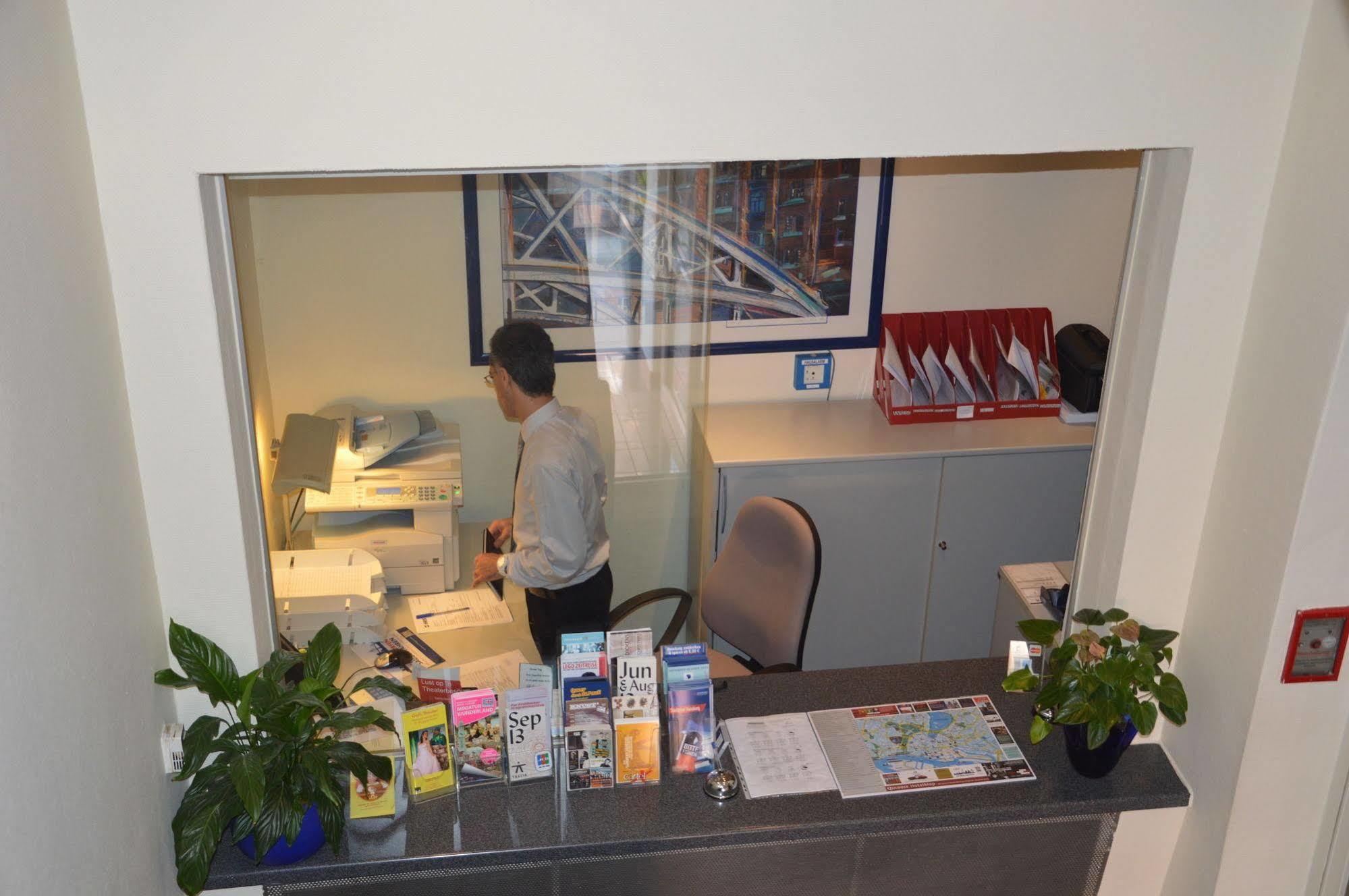 Hotel Commerz Hamburg Ngoại thất bức ảnh